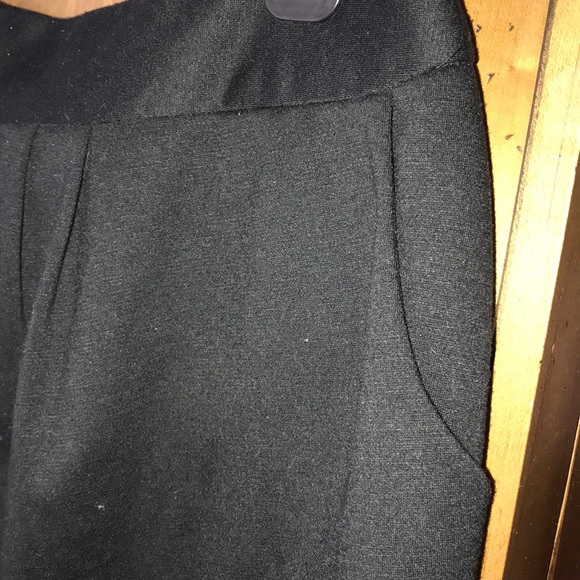 Cute black short skirt. - Picture 3 of 4